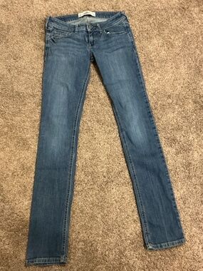 Hollister Jeans Women’s Size 0R 24/33 Used